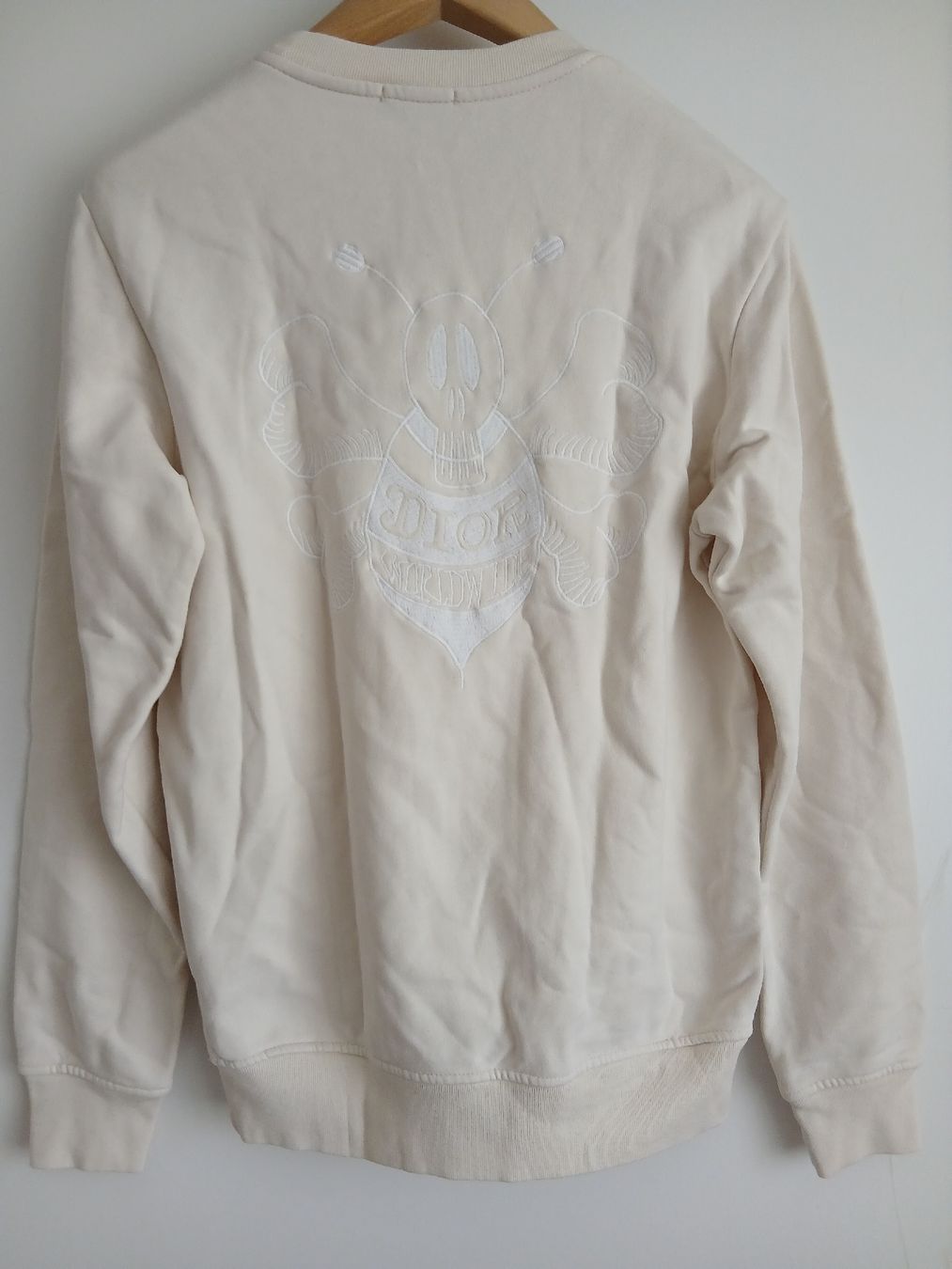 Dior Pullover & Sweatshirts: Dior Bee Sweatshirt size S creme embroidered good condition – Gebraucht aus Watt von Tomaf 3