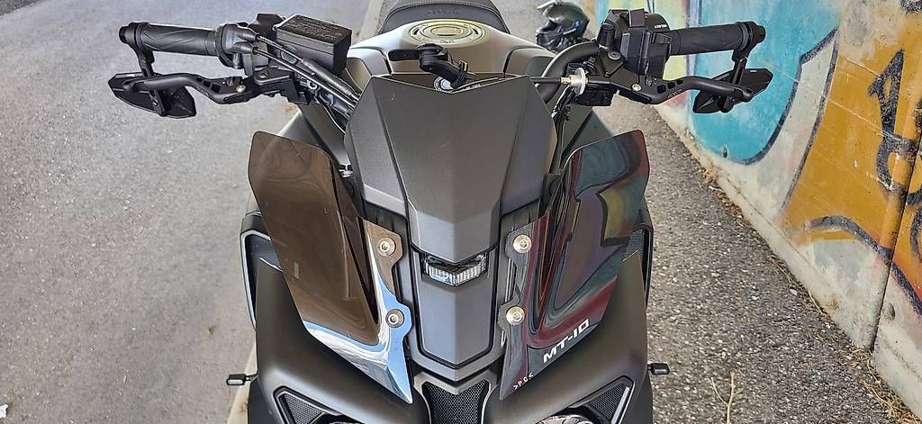 Yamaha Strada: Yamaha MT-10, exp du jour – Usato da Bulle venduto da Kriss24 7