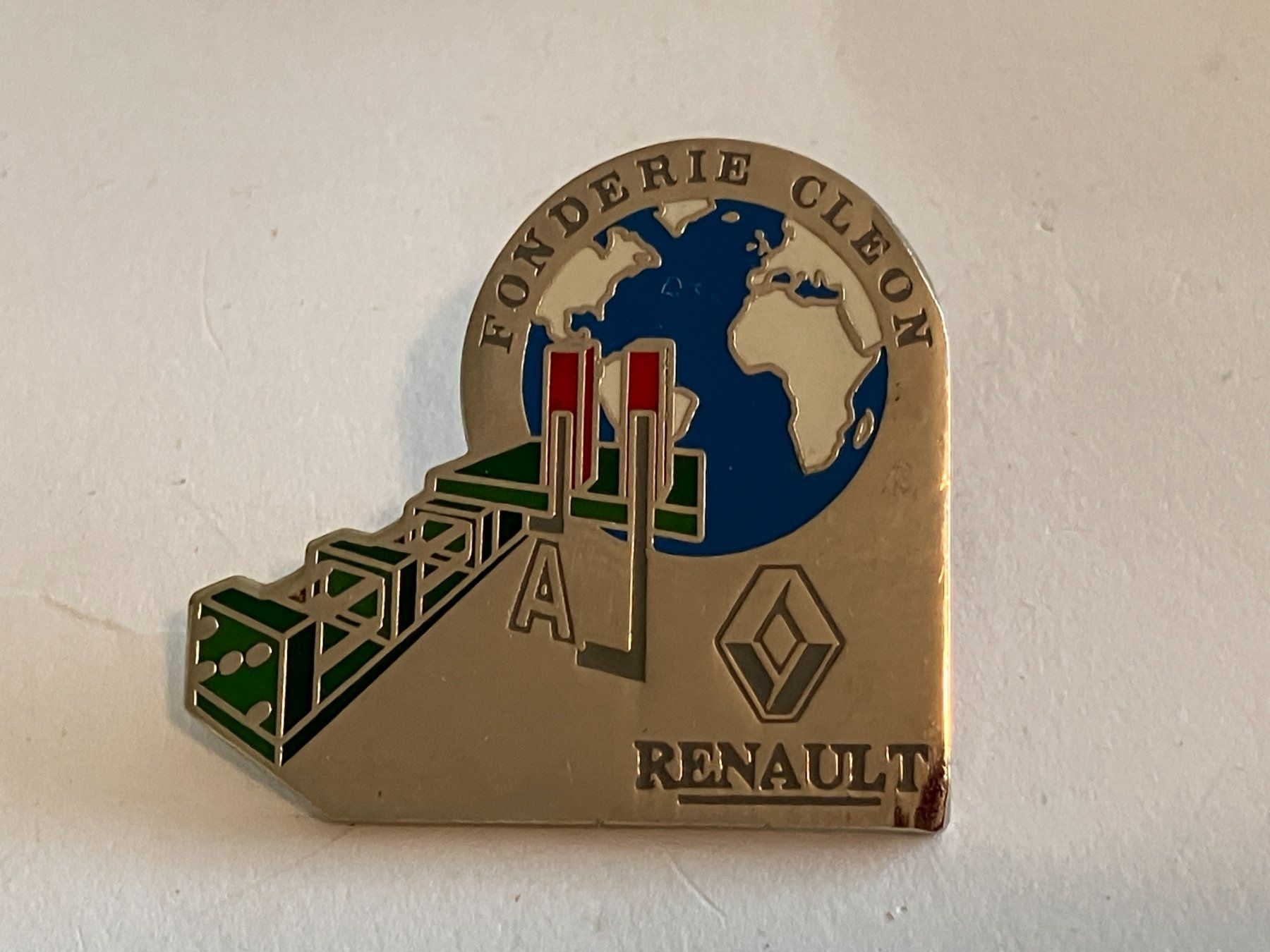 Placchette & Badge: 1 Pin Fonderie Cleon Renault – Usato da Basel venduto da djwwpp