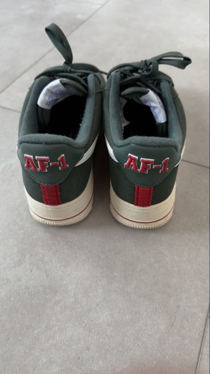 Nike Chaussures hommes: Baskets Nike Air Force 1 – D'occasion à La Chaux-de-Fonds par Tomas1019 3