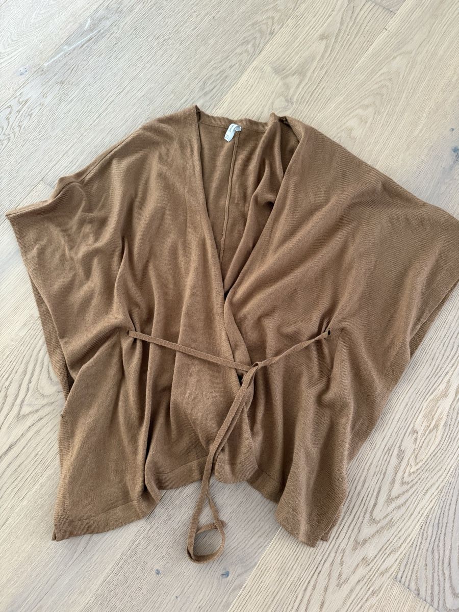 Stradivarius Bolero: Brauner Cardigan mit Bindegürtel – Usato da Richterswil venduto da KAYLEIGH_77