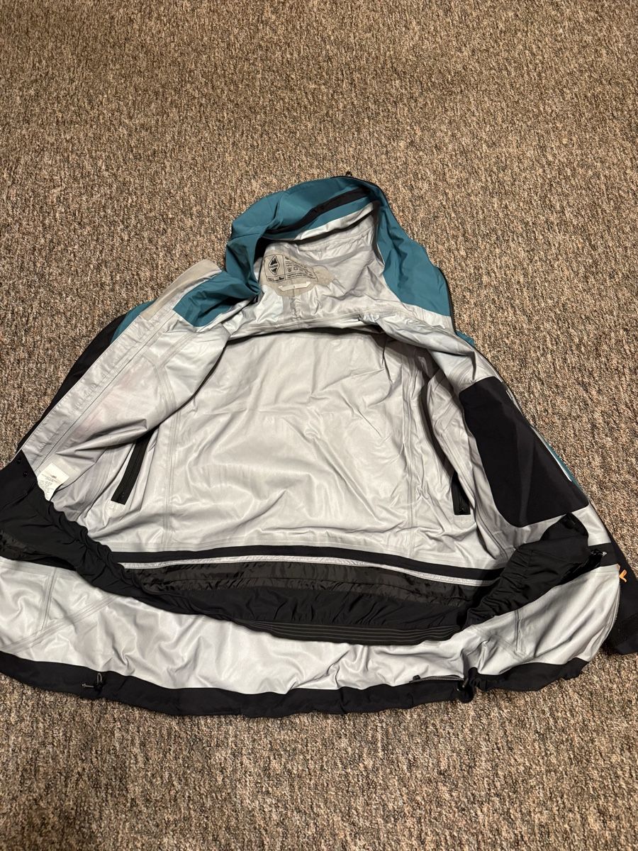 Giacche: High Point Radical Ski Jacket - Size L - Great Condition! – Nuovo (secondo la descrizione) da Grindelwald venduto da Mich.zavod 4