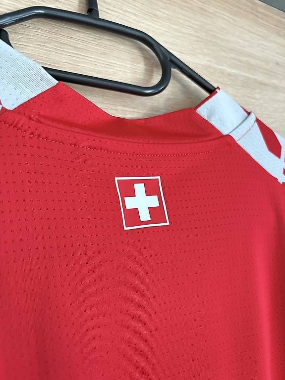 Schweizer Nati Leibchen & Hosen: Trainingstrikot Schweizer Nati – Gebraucht aus Koblenz von sam9et_ 4