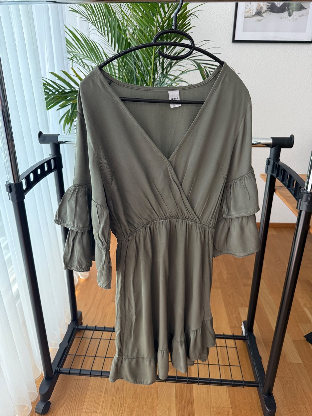Zebra Kleider: kleid (xs) – Gebraucht aus Freidorf TG von zweithandware