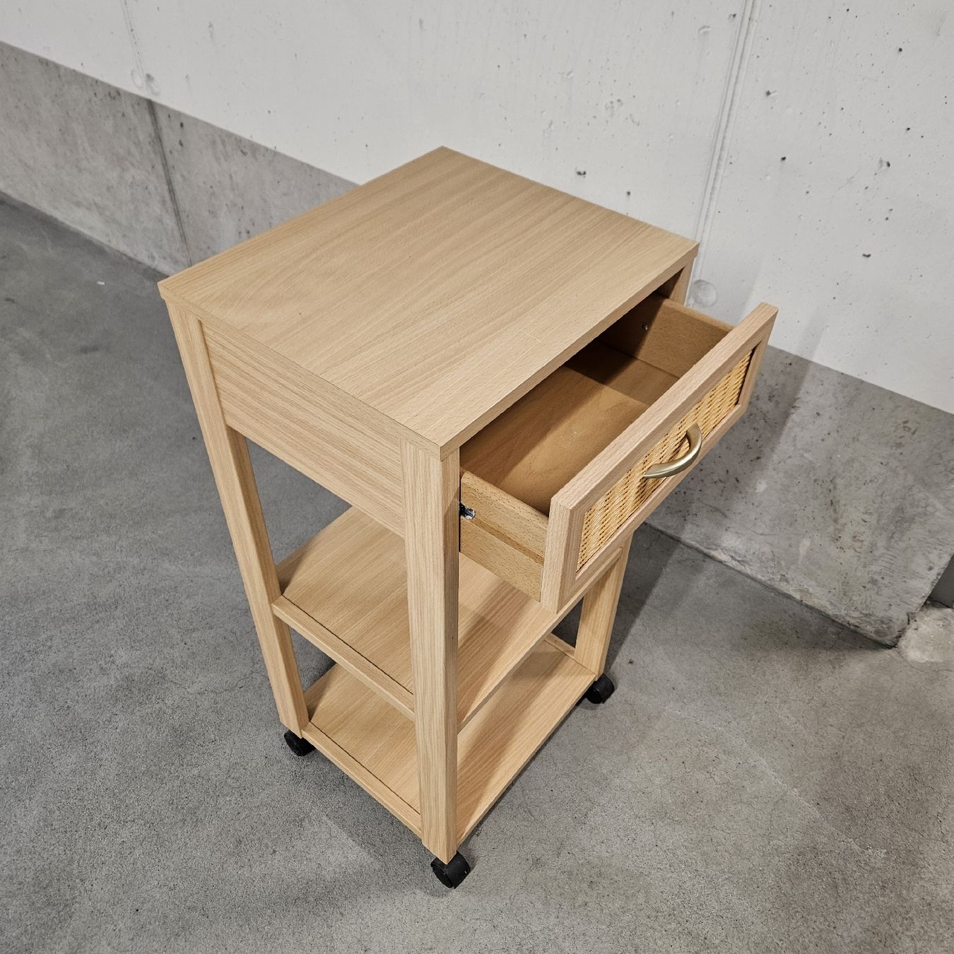 Cucine complete: KÜCHENMÖBEL AUF RÄDER – Usato da Muttenz venduto da Samba01 1
