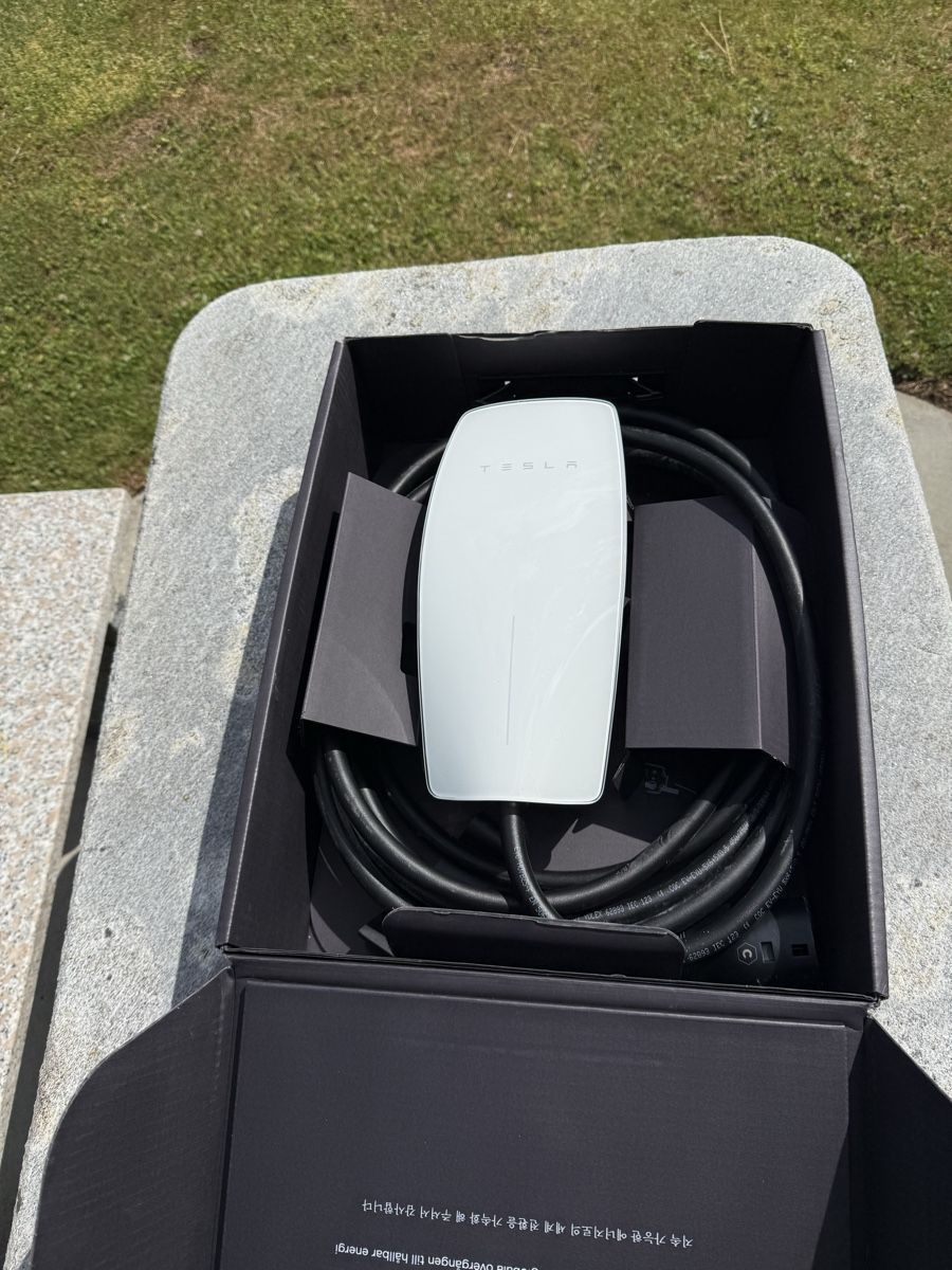 Tesla Caricabatterie: Tesla Wall Connector  – Usato da Gretzenbach venduto da dindarb