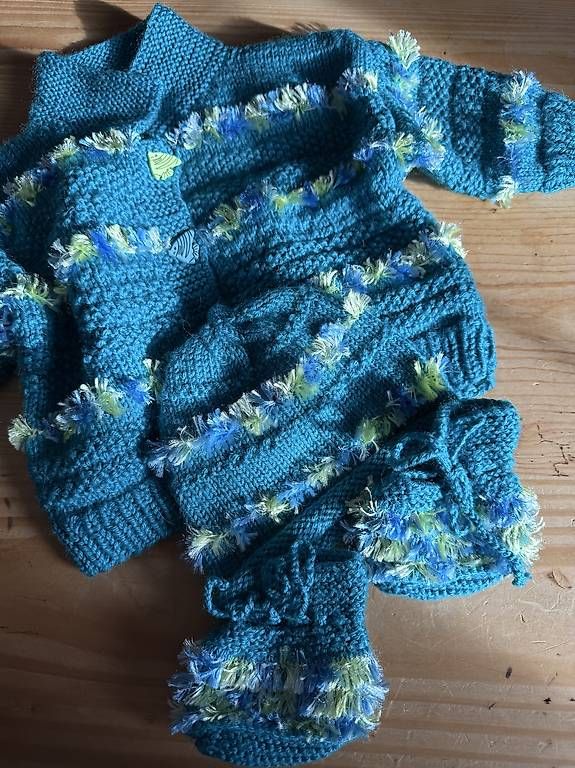 Lotti & Set di vestiti: Set Strickjäggli, Mütze, Finkli – Nuovo (secondo la descrizione) da Schwende venduto da debisch 1