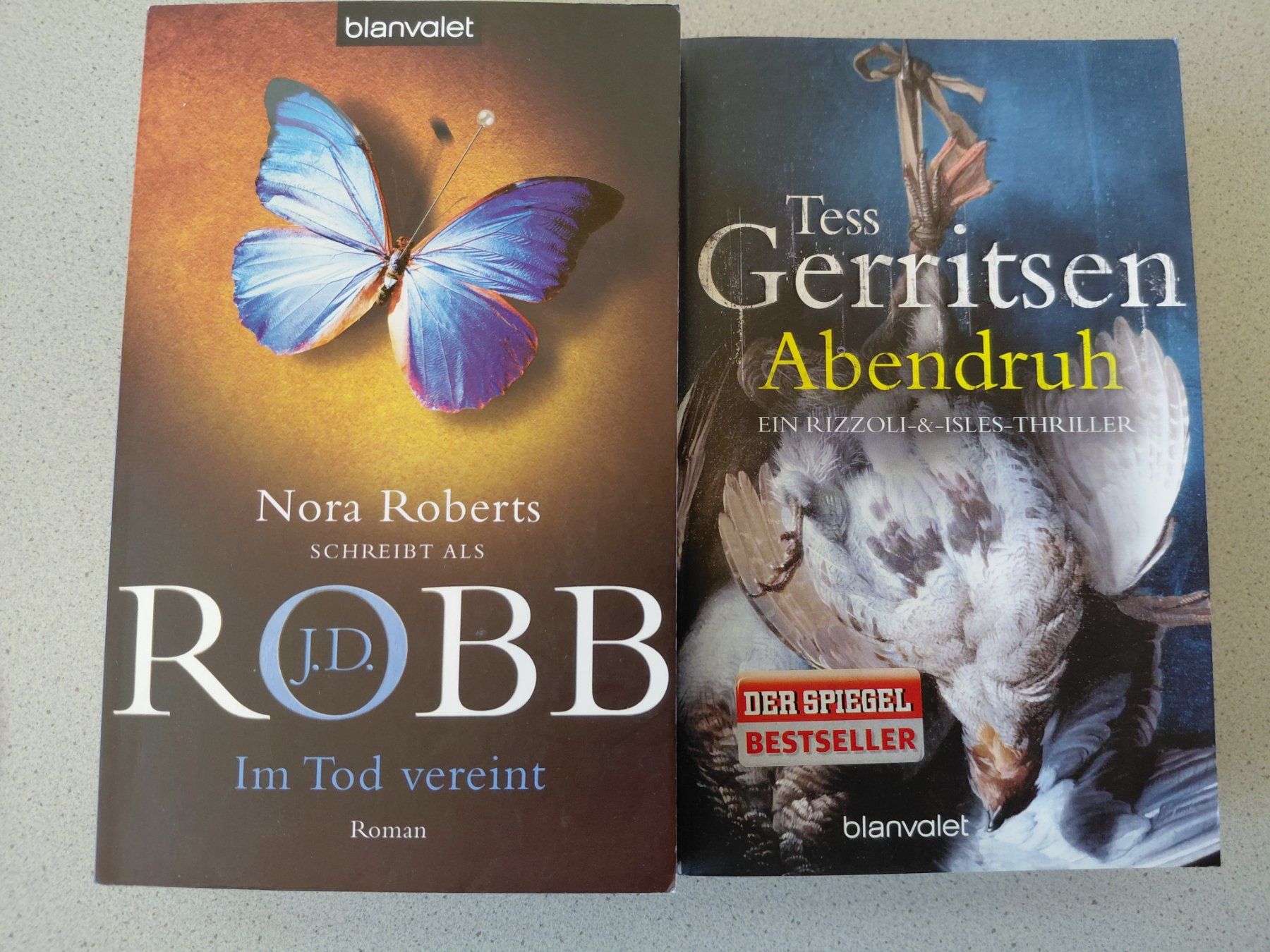 Libri: 2 Roman Bücher, J.D.Robb, Tess Gerritsen – Usato da Winistorf venduto da acreativ4