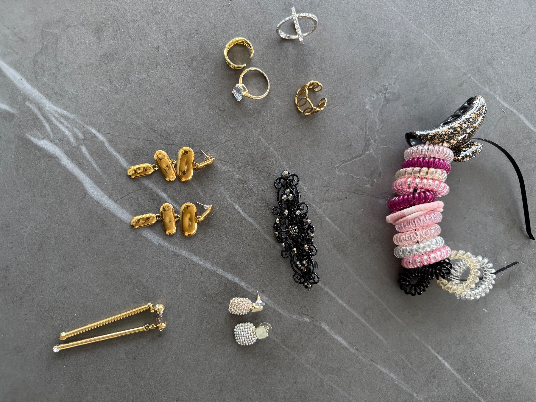 Colliers: Diversen Modeschmuck und Haarspangen – D'occasion à Altishofen par UrsulaP0102 3