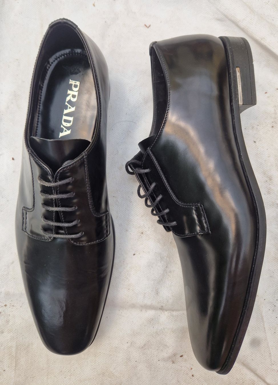 Prada Herrenschuhe: PRADA SCHÜRSCHUHE NEU GR.43 SCHWARZ – Neu und originalverpackt aus Bottighofen von menschenfamilie 1
