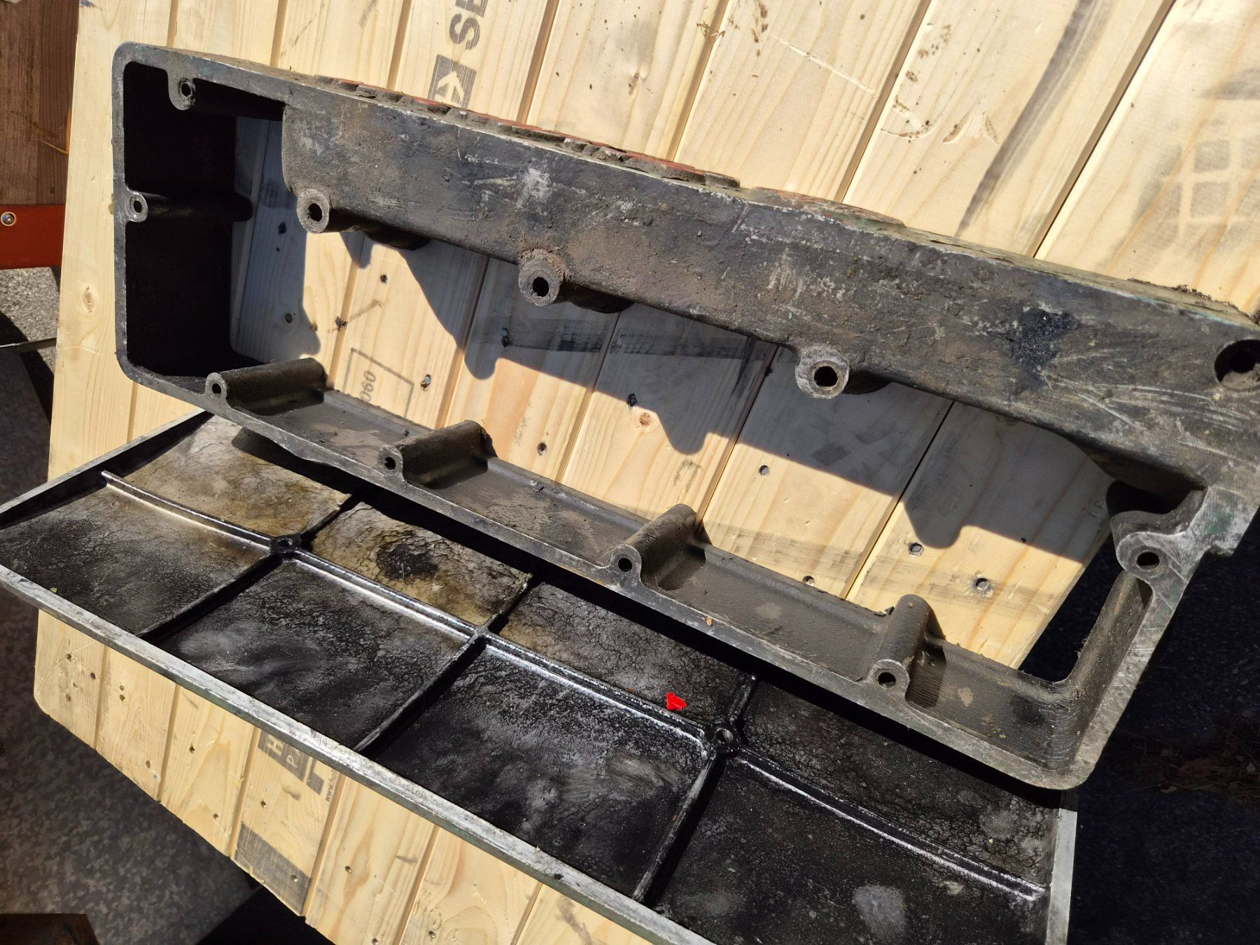 Hürlimann Trattori: Hürlimann Oldtimer Traktor Ventildeckel zu Motor D100 – Usato da Dürnten venduto da Bachtel84 4