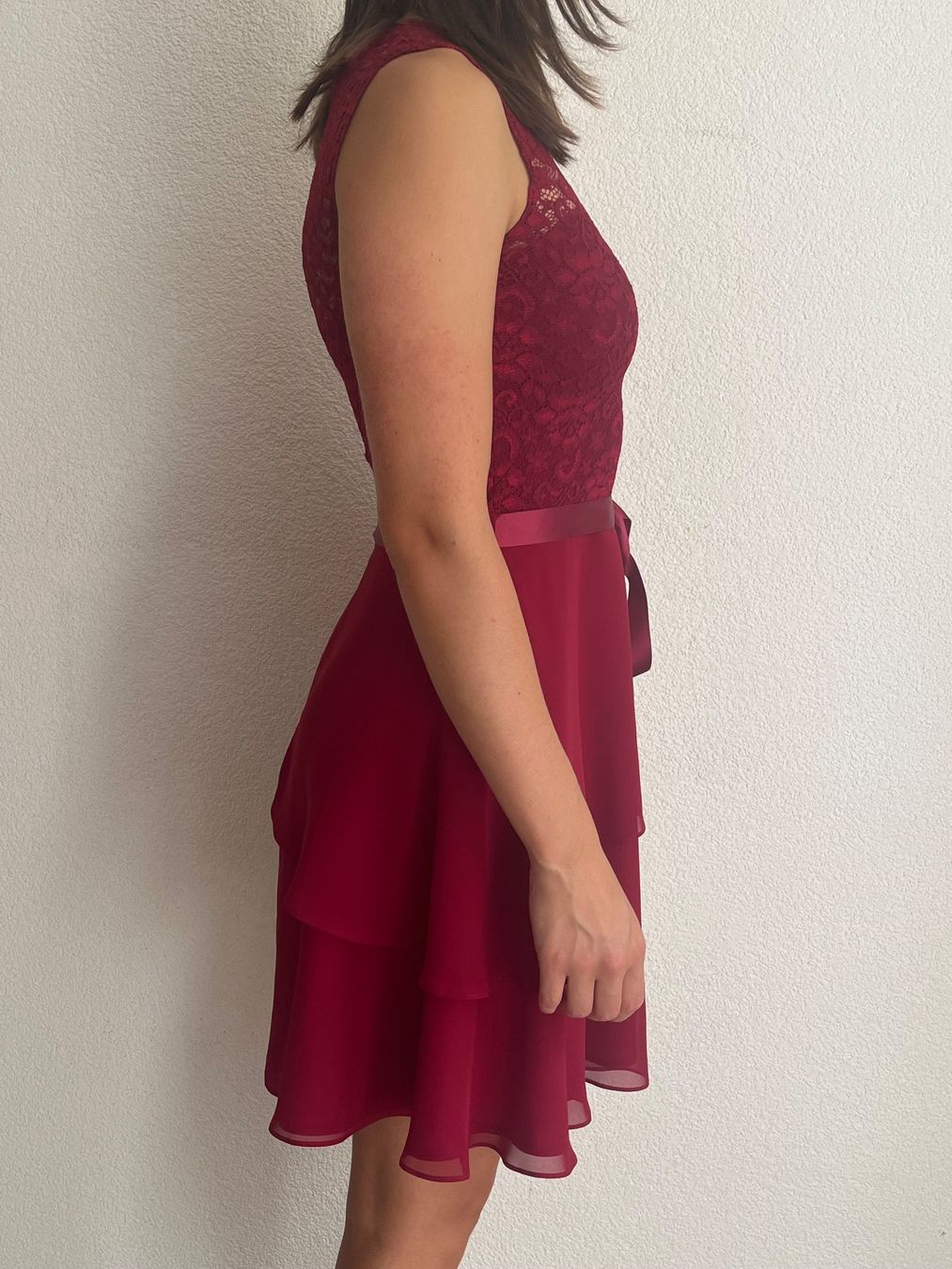 Kleider: Weinrotes Abendkleid – Neu (gemäss Beschreibung) aus Wabern von str_yq7q 2