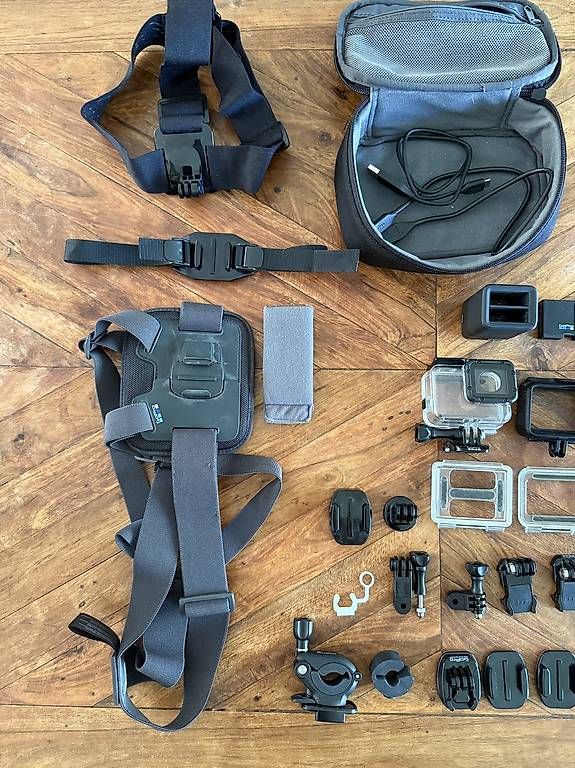 Gopro Action Cam: Go Pro Hero 7 + accessoires – Usato da Nyon venduto da nam_qd8v 2