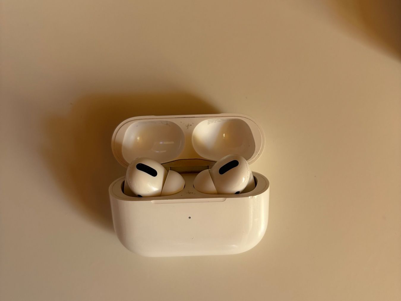 Apple Casques audio: Airpods Pro 1. Generation – D'occasion à Gränichen par lio_yj7r
