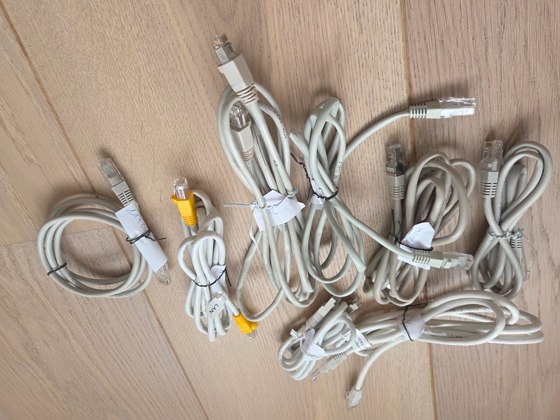 Kabel: 8 x LAN/Ethernet / Patch-Kabel – Gebraucht aus Ennetbürgen von Riwemogmbh