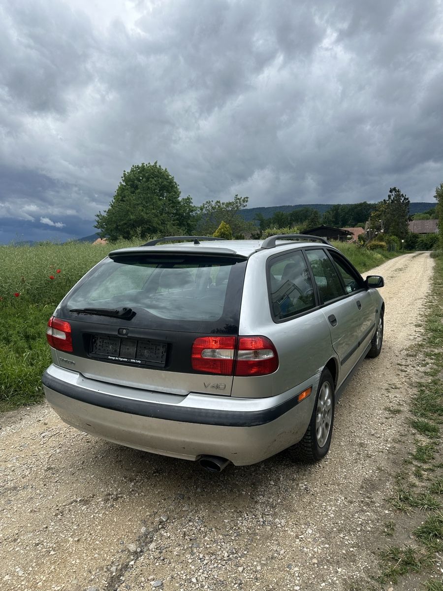 Volvo Automobili: Volvo V40 2.0 Turbo – Usato da Gals venduto da aya_p7pd 3