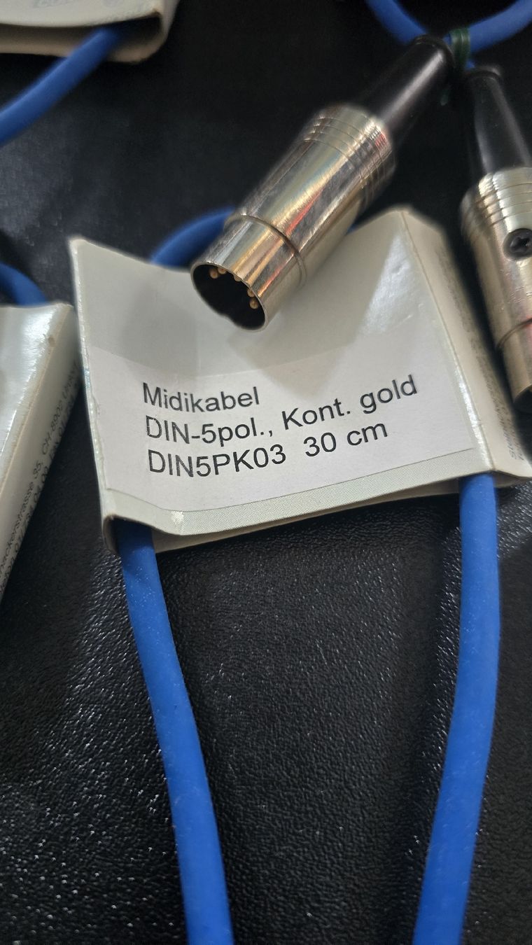 Neutrik Kabel: Ungebrauchte Midi Kabel 30cm DIN5PK03 – Neu (gemäss Beschreibung) aus Volketswil von SapereAude 2