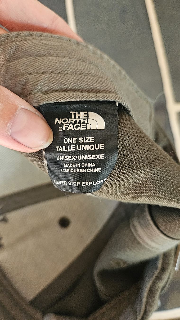 North Face Chapeaux, bonnets & casquettes: CAP The North Face – D'occasion à Bulle par tiff_1992 3