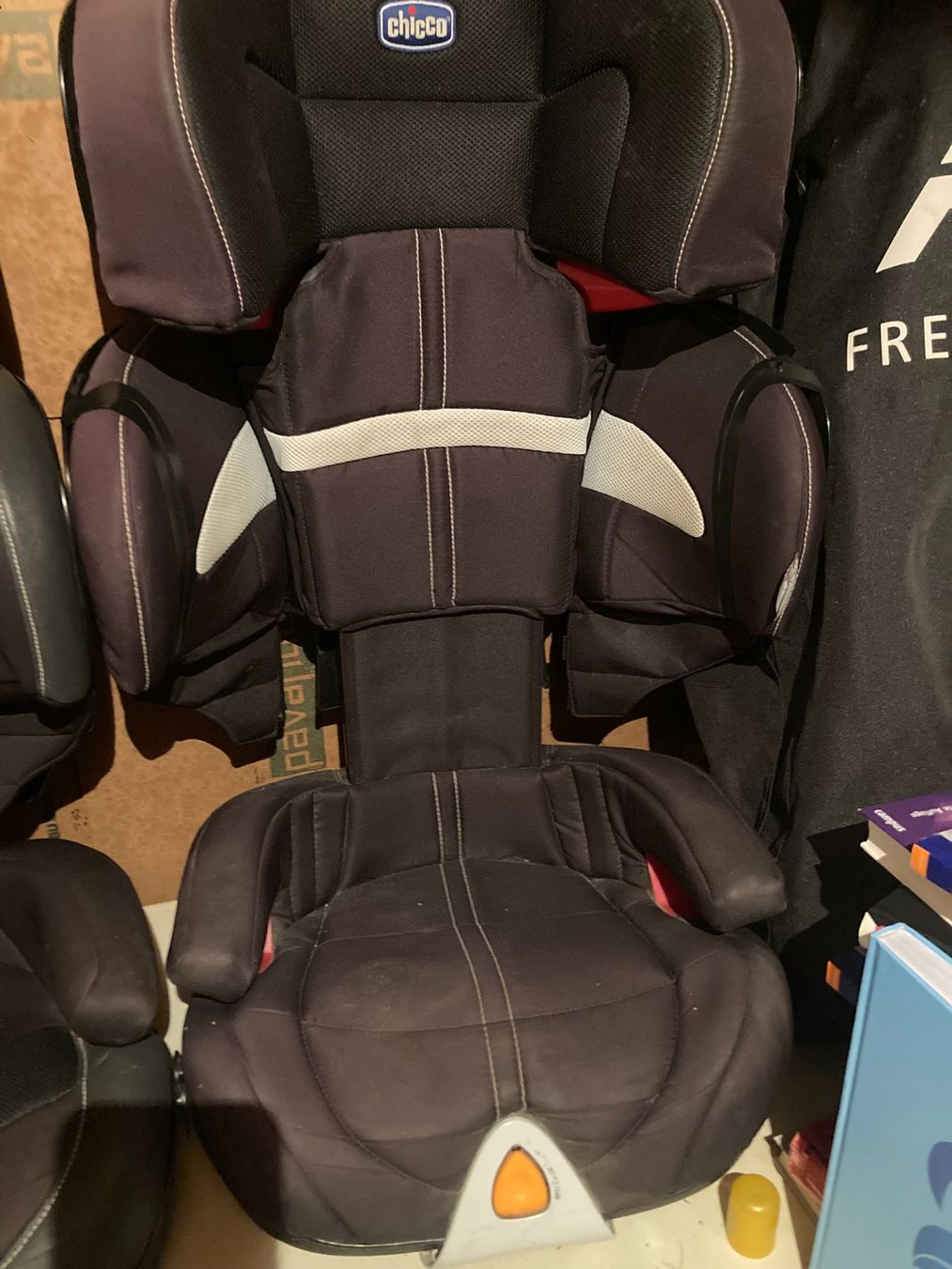 Chicco Seggiolini per auto: Kinder Autositz mit Isofix von Chicco – Usato da Zürich venduto da natida78 1