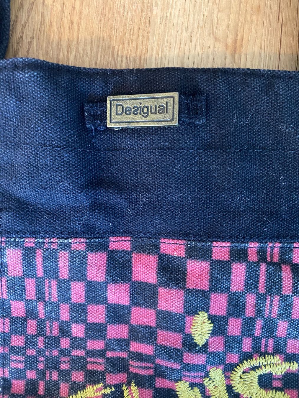 Desigual Kindertaschen: Sac en toile Desigual patchwork multicolore bon état – Gebraucht aus Zürich von yam_29rj 3