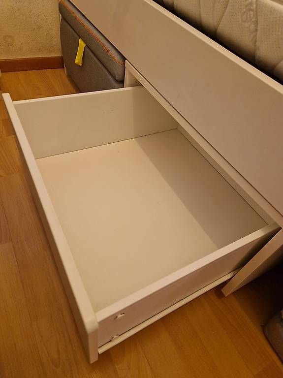 Lits: Malm Bett 90x200 mit Matraze – D'occasion à Rüti ZH par Jebe79 3
