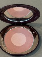 Charlotte Tilbury Cheek to Chic Pillow Talk Blush