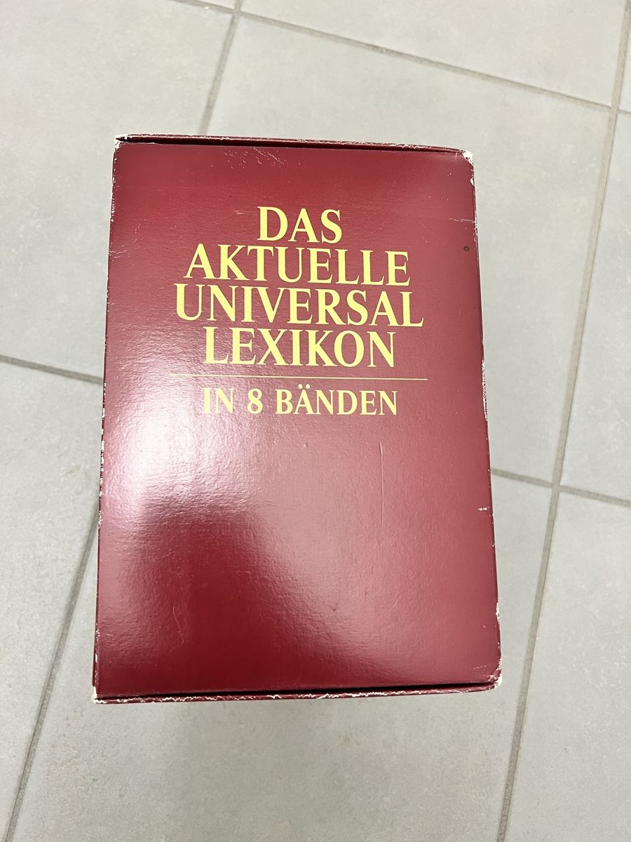 Libri: Universal Lexikon, 8 Volumes – Usato da Zürich venduto da verkaufer_CH