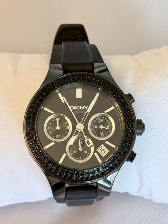 Montre chronographe noire DKNY