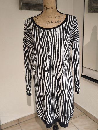 Damen Strickkleid Zebra-Muster schwarz/weiss Grösse  M 40/42