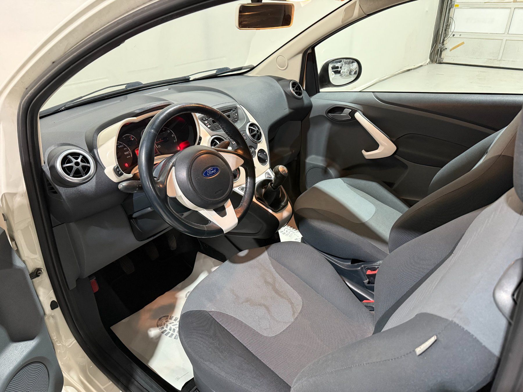 Ford Automobili: FORD KA 1.25 Titanium – Usato da Widnau venduto da clique17 6