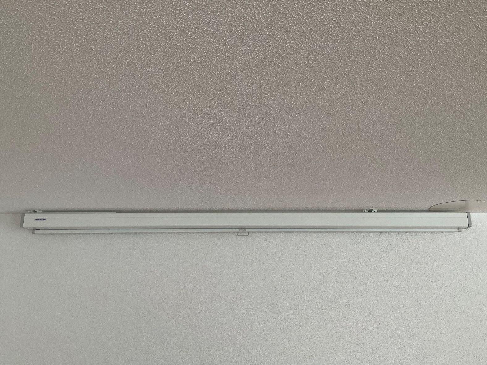 Home Cinema: Projecta Rollo-Leinwand – Usato da Zufikon venduto da AGLAOPHOTIS