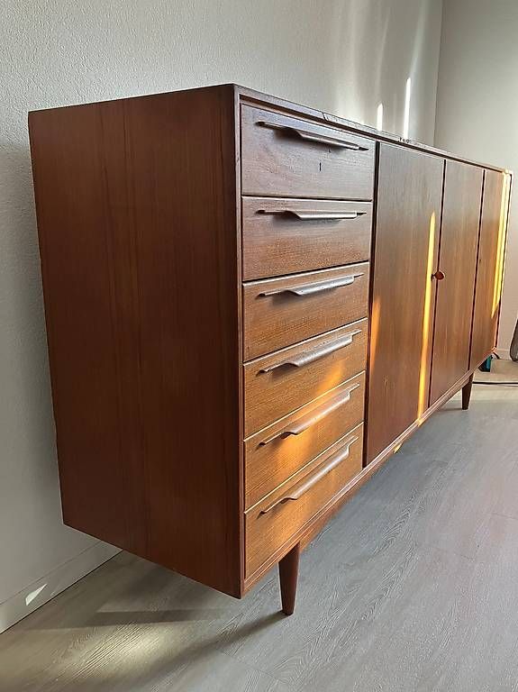 Credenze: Buffet design classique vintage bon état – Usato da Fribourg venduto da fairtrade1957 1