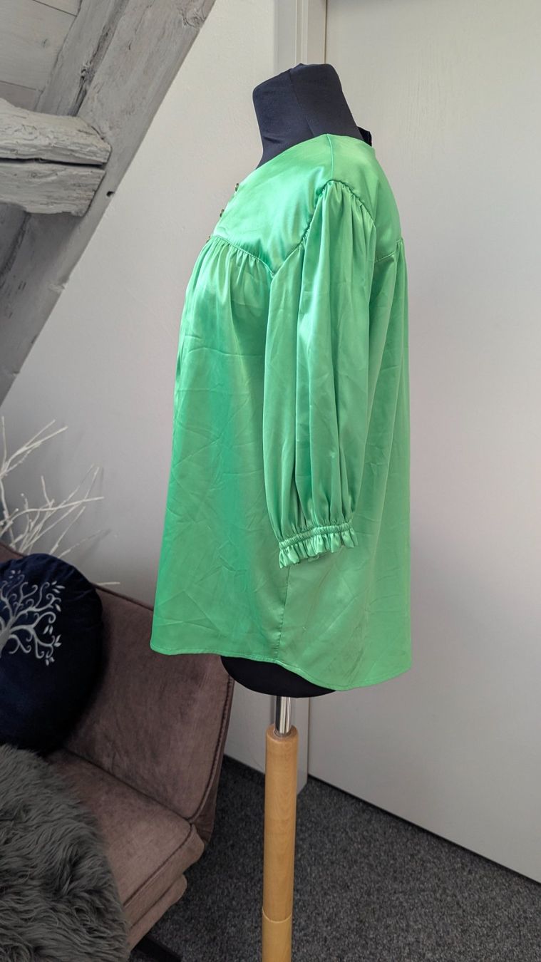 Blusen: Extravagante grüne Bluse – Gebraucht aus Feuerthalen von noe_7tx9 1