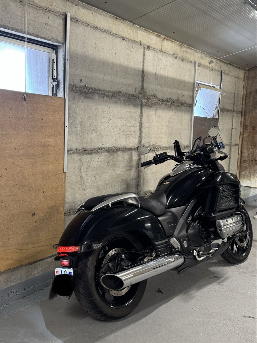 Honda Touring: Honda GL 1800 C – Gebraucht aus Martigny von Shaqiri.artan 4