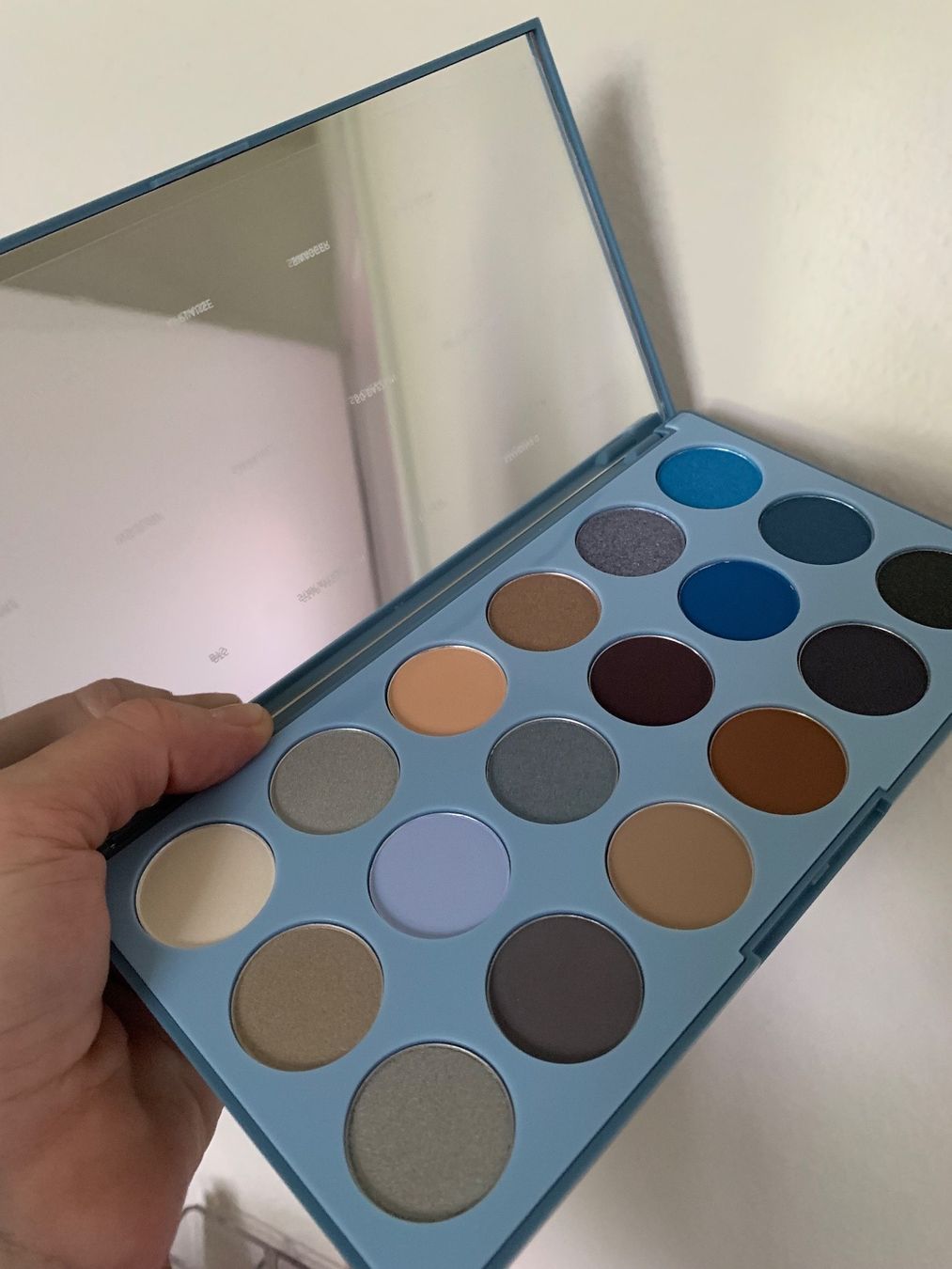 Make-up: MORPHE EYESHADOW PALETTE. NEU UND UNGEBRAUCHT – Nuovo e nell'imballaggio originale da Zürich venduto da deruja 1