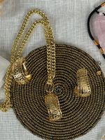 Ensemble collier et boucles d'oreilles dorés, neuf! (51)