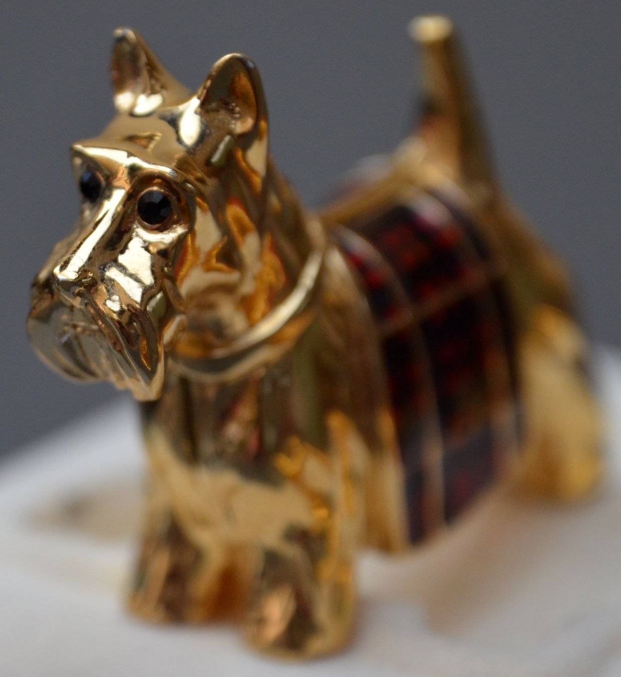 Estée Lauder Flaconi: Estée Lauder Knowing Scottie Dog Solid Perfume 1992 – Usato da Collonges venduto da arashee 3