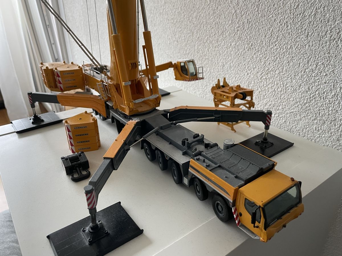 Liebherr Kit di modellismo & Modellini statici: Modell Liebherr LTM 11200 9.1 – Usato da Küssnacht am Rigi venduto da fab_7v7p 1