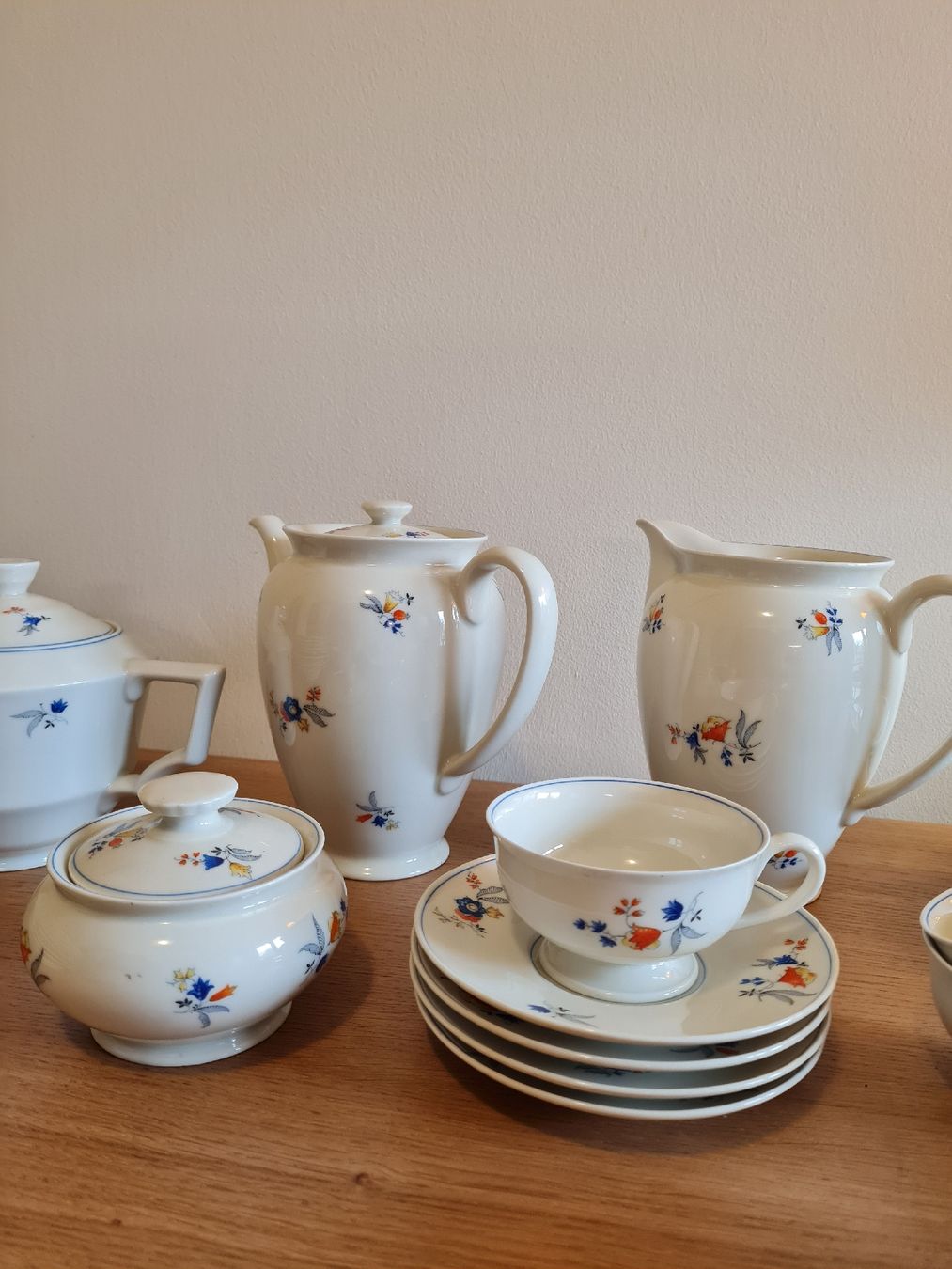 Services de table: Langenthal Service Geschirr  – D'occasion à Basel par Piscosour01 5