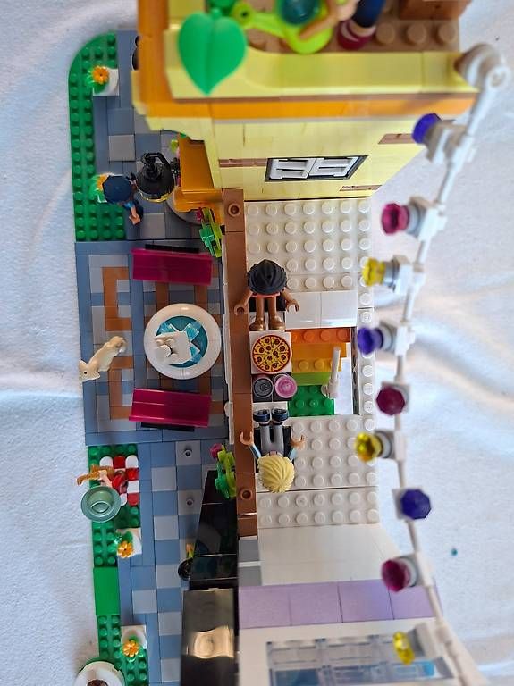 Spielzeuge: Lego  Friends Stadtzentrum – Gebraucht aus St. Gallen von Cleu7 3
