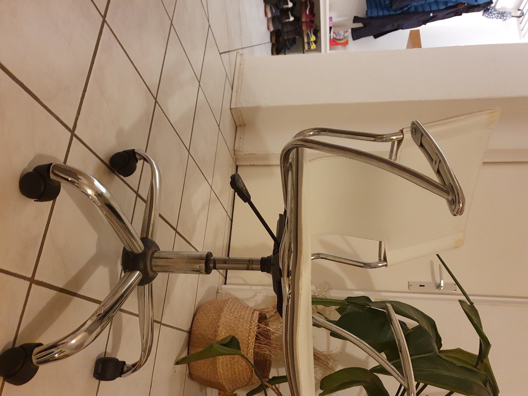 Sedie: Bürostuhl weiss, im Stil von Charles Eames – Usato da Zürich venduto da ade_qw5j 4