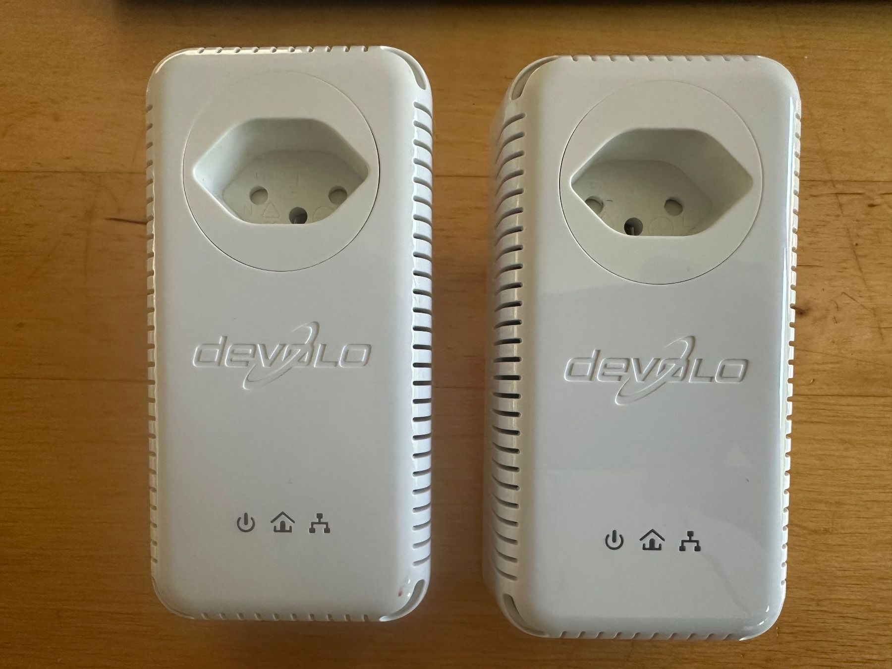 Devolo Unità & Adattatore: 2 Devolo dLAN 200 AVplus Powerline Adapter – Usato da Stallikon venduto da Rsiri