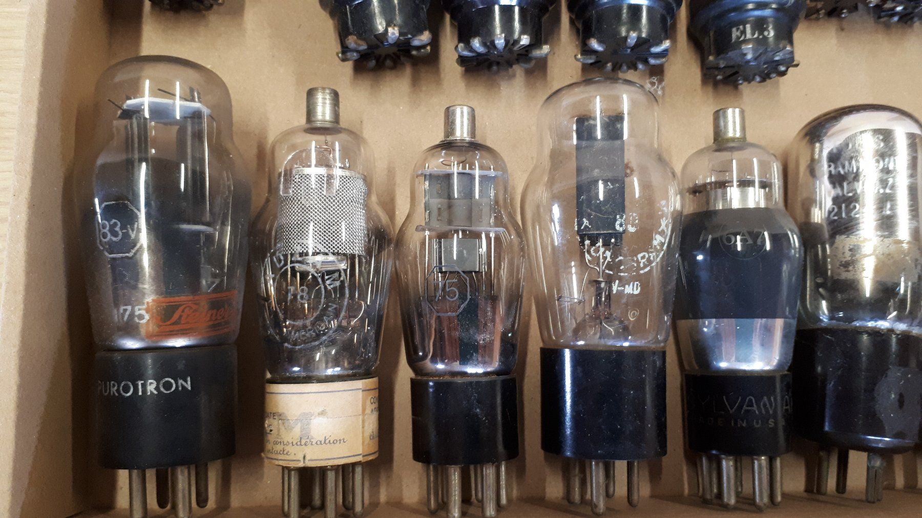 Componenti elettronici: Radio Röhren Konvolut – Difettoso da Madiswil venduto da 20gls 4