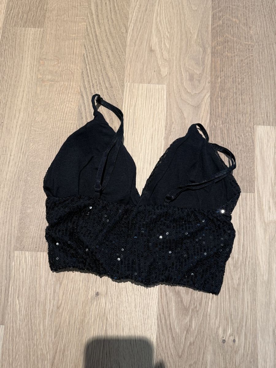 Tops: Black Sequin Crop Top size S - PARTY – D'occasion à Spreitenbach par 94l_9shv 1