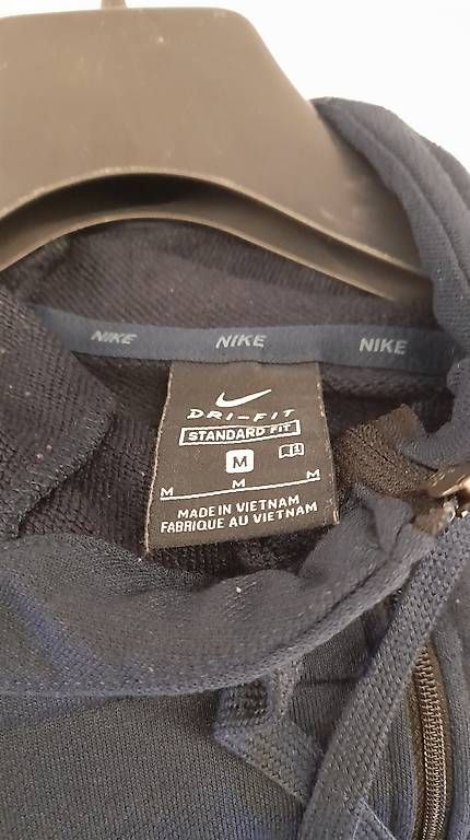 Maglioni & Felpe: Hoodie Nike  – Usato da st.gallen venduto da The_Rag_Picker. 1