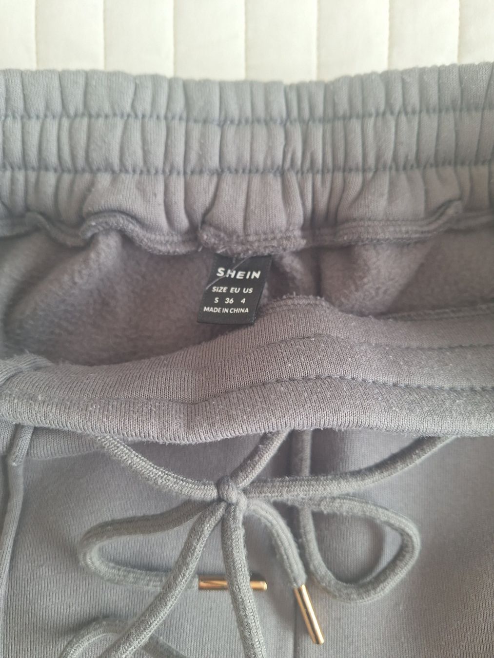 Shein Pantaloni: Pantalon jogging taille S – Usato da Lausanne venduto da anta-123 2