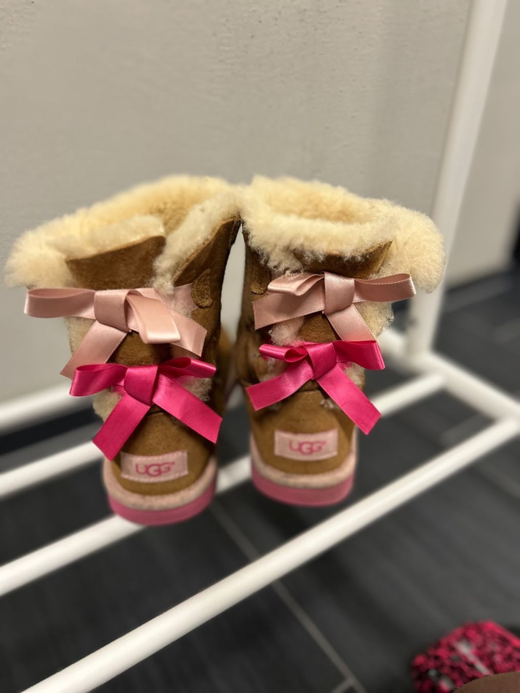 Ugg Chaussures filles: Uggs Winterschuhe – D'occasion à St. Margrethen SG par Buco1981 1