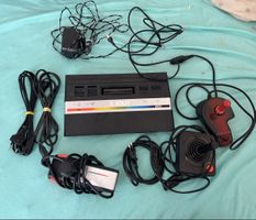 Console Atari 2600 avec accessoires et 12 jeux inclus
