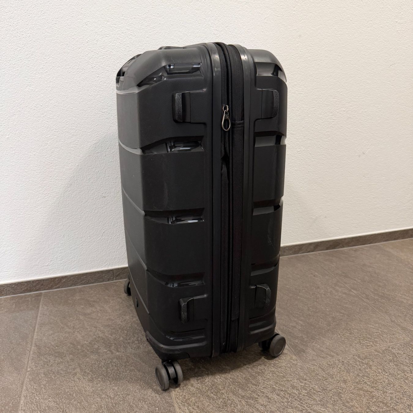 Valises de voyage: Koffer Samsonite Outline Pro Medium Spinner 68 cm schwarz – D'occasion à Balzers par dassandro 3