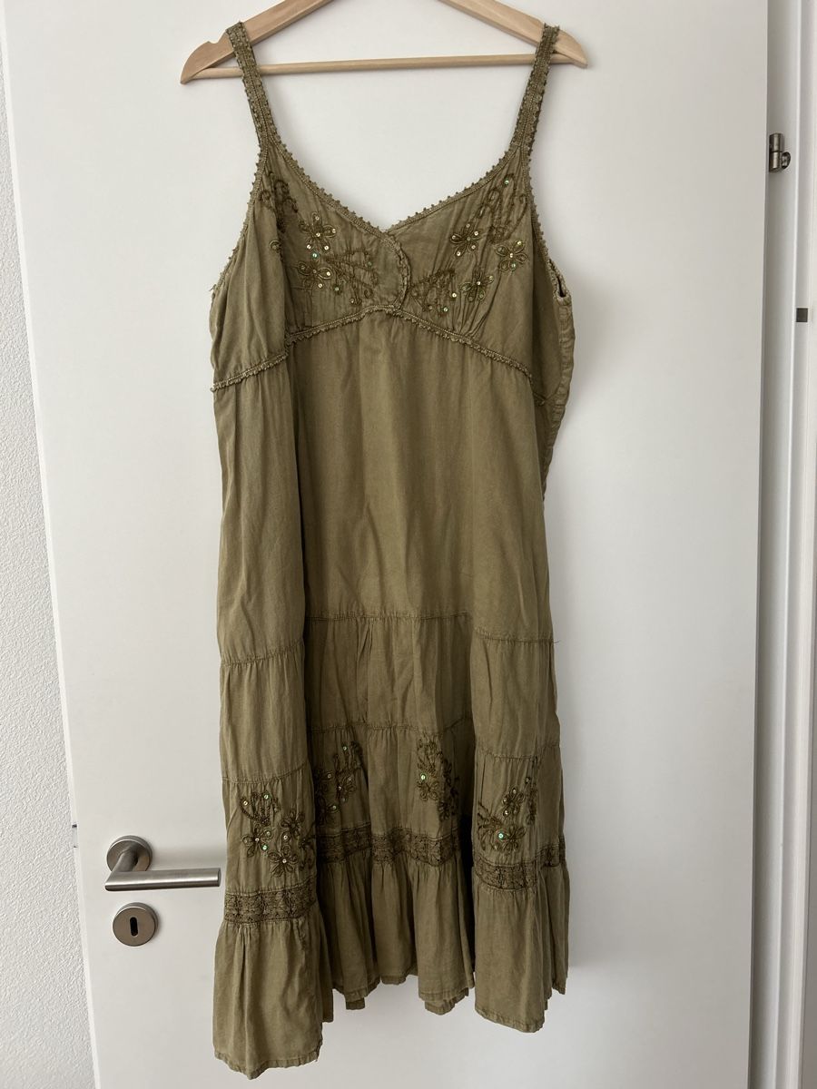 Robes: Kleid Grösse XXL – D'occasion à Lachen SZ par rah_c6qj